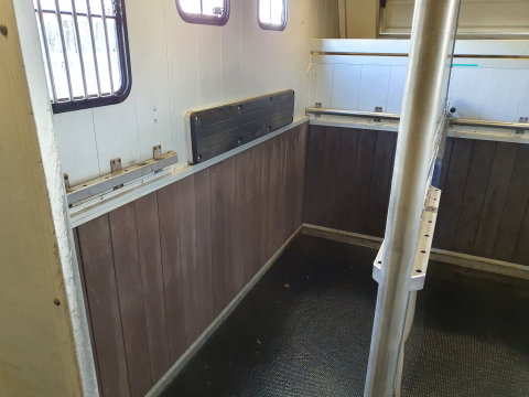 MAN TGL 8.180 (5-pers) Aut. 4X2 BL EEV *PAARDEN (2) /HORSES (2) TRAILER* AUT. *PAARDEN TRAILER- PFERDETRANSPORTWAGEN - HORSES TRAILER* *lengte: 760cm l breedte:236cm l hoogte:325cm*