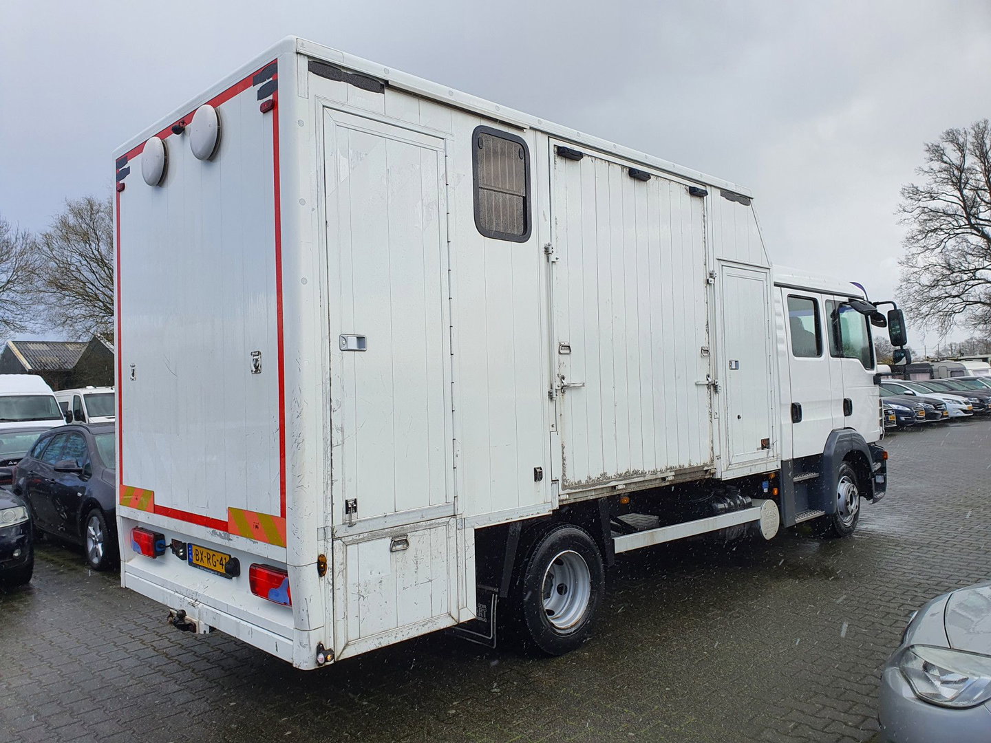 MAN TGL 8.180 (5-pers) Aut. 4X2 BL EEV *PAARDEN (2) /HORSES (2) TRAILER* AUT. *PAARDEN TRAILER- PFERDETRANSPORTWAGEN - HORSES TRAILER* *lengte: 760cm l breedte:236cm l hoogte:325cm*