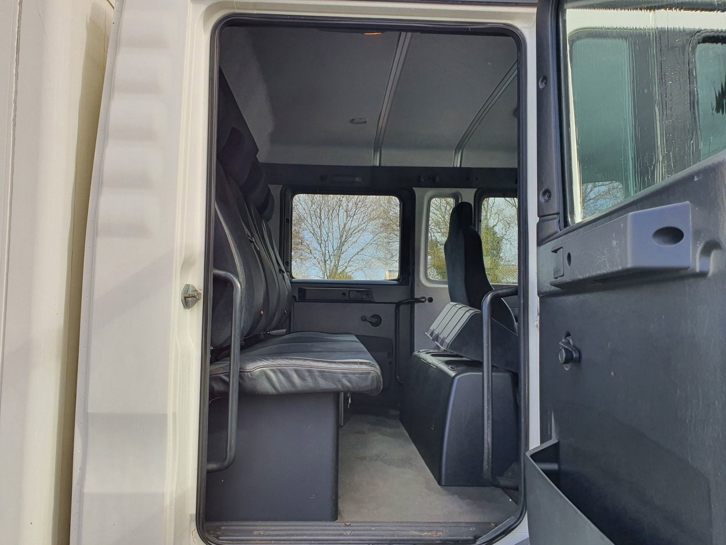 MAN TGL 8.180 (5-pers) Aut. 4X2 BL EEV *PAARDEN (2) /HORSES (2) TRAILER* AUT. *PAARDEN TRAILER- PFERDETRANSPORTWAGEN - HORSES TRAILER* *lengte: 760cm l breedte:236cm l hoogte:325cm*