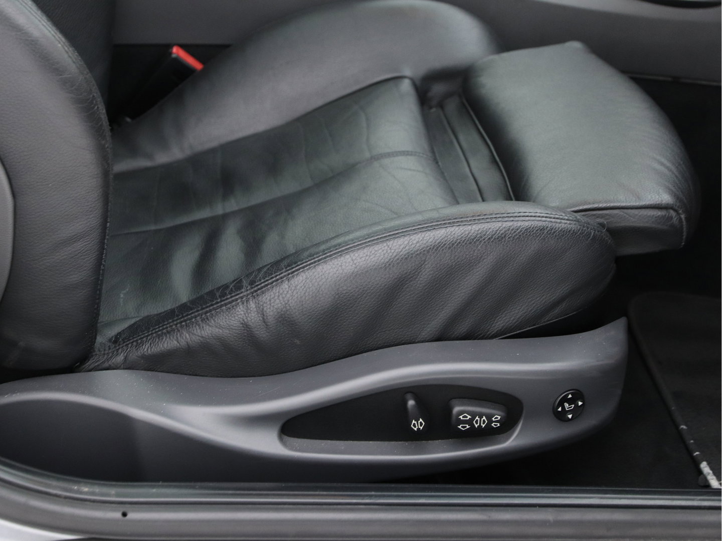 BMW 6 Serie 645ci S (⚠️) Aut. PANO | BI-XENON | DAKOTA-FULL-LEATHER | NAVI-FULLMAP | HIFI-SOUND | PDC | MEMORY-PACK |  ECC | CRUISE | CONTOUR-SPORT-SEATS | 19"ALU*