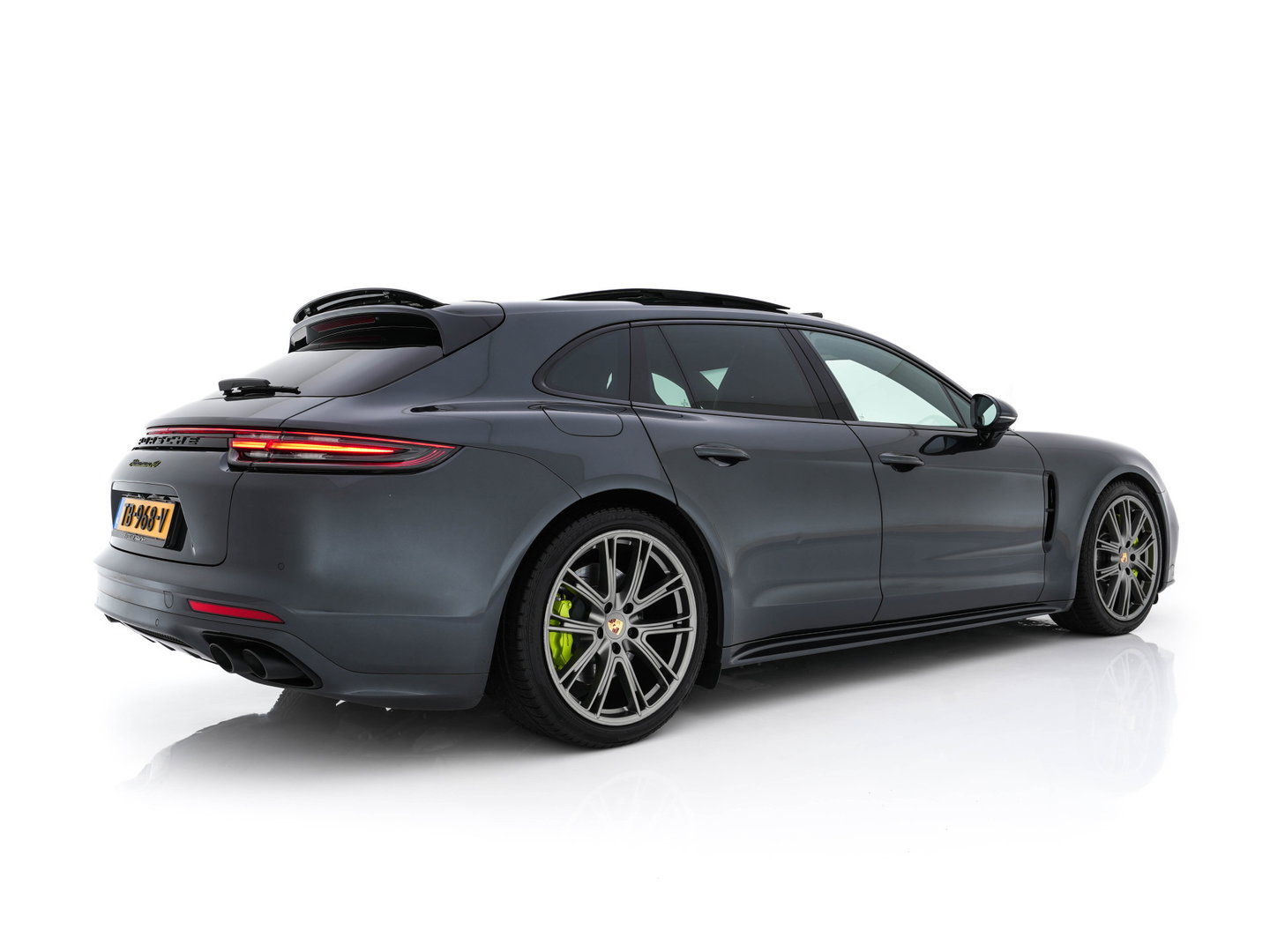 Porsche Panamera Sport Turismo 2.9 4 E-Hybrid (Plug-In) Aut. *PANO | LEATHER | NAVI-FULLMAP | AIR-SUSPENSION | KEYLESS | BOSE-SURROUND | SOFT-CLOSE | ADAPT-CRUISE | SURROUND-VIEW | DAB | MEMORY-PACK | CARPLAY | SPORT-SEATS | ...
