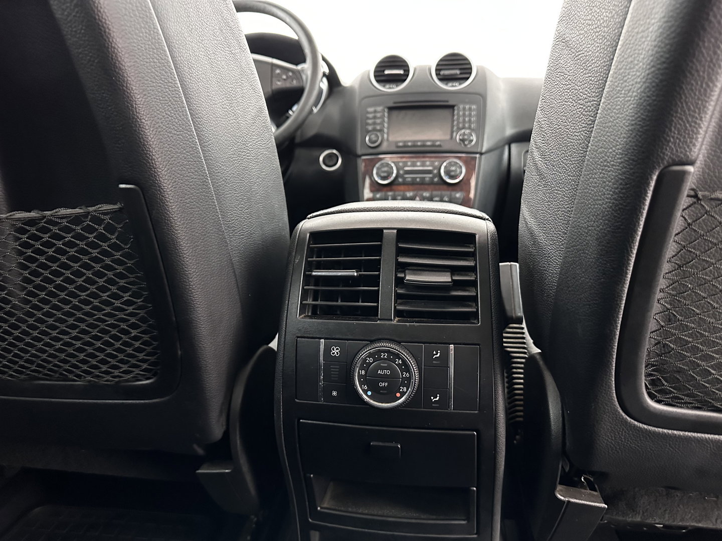 Mercedes-Benz M-Klasse ML 420 CDI (⚠️) Aut. *PANO | LEATHER | BI-XENON | NAVI-FULLMAP | KEYLESS | AIRMATIC | CAMERA | TOWBAR | CRUISE | HARMAN/KARDON-AUDIO| MEMORY-PACK | HEATED-COMFORT-SEATS | 19"ALU*