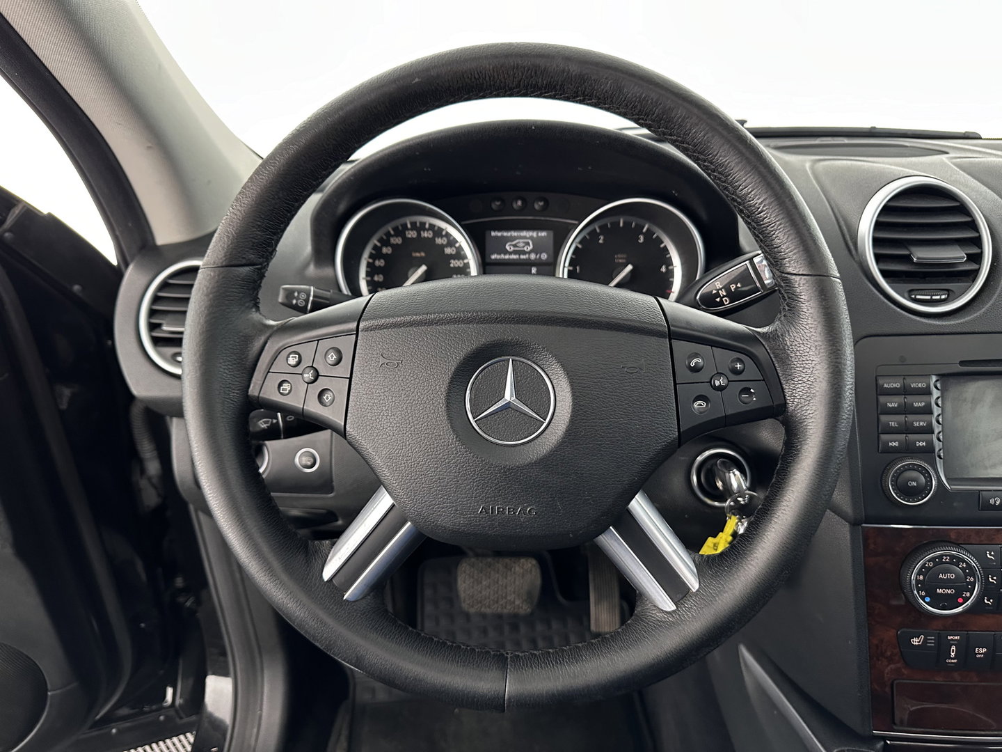 Mercedes-Benz M-Klasse ML 420 CDI (⚠️) Aut. *PANO | LEATHER | BI-XENON | NAVI-FULLMAP | KEYLESS | AIRMATIC | CAMERA | TOWBAR | CRUISE | HARMAN/KARDON-AUDIO| MEMORY-PACK | HEATED-COMFORT-SEATS | 19"ALU*
