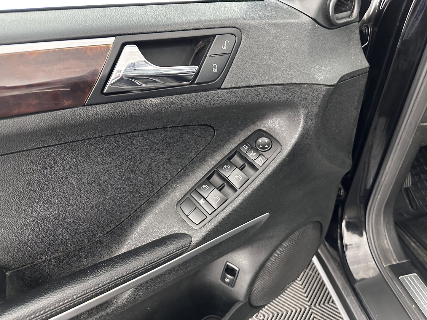 Mercedes-Benz M-Klasse ML 420 CDI (⚠️) Aut. *PANO | LEATHER | BI-XENON | NAVI-FULLMAP | KEYLESS | AIRMATIC | CAMERA | TOWBAR | CRUISE | HARMAN/KARDON-AUDIO| MEMORY-PACK | HEATED-COMFORT-SEATS | 19"ALU*