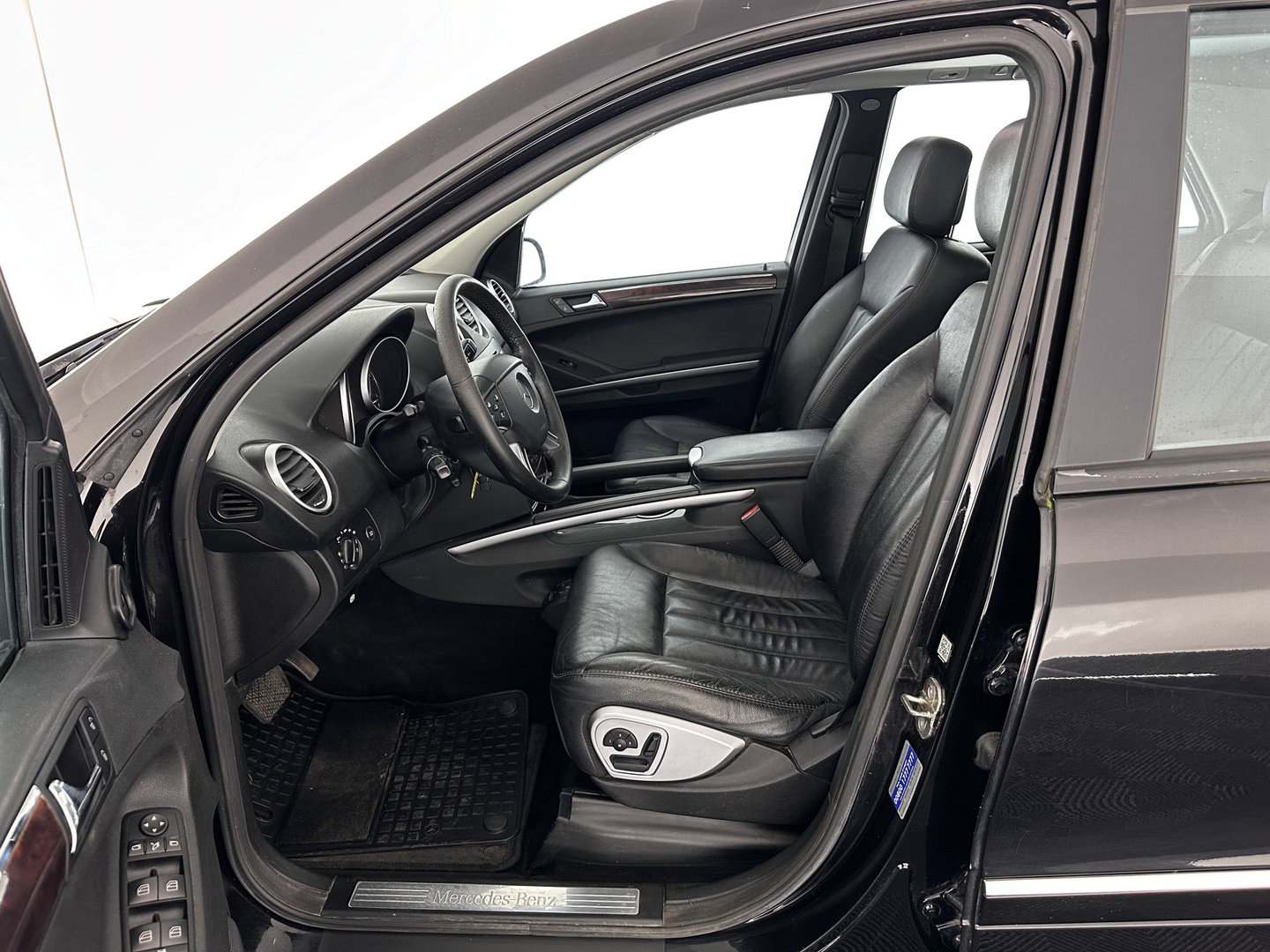 Mercedes-Benz M-Klasse ML 420 CDI (⚠️) Aut. *PANO | LEATHER | BI-XENON | NAVI-FULLMAP | KEYLESS | AIRMATIC | CAMERA | TOWBAR | CRUISE | HARMAN/KARDON-AUDIO| MEMORY-PACK | HEATED-COMFORT-SEATS | 19"ALU*