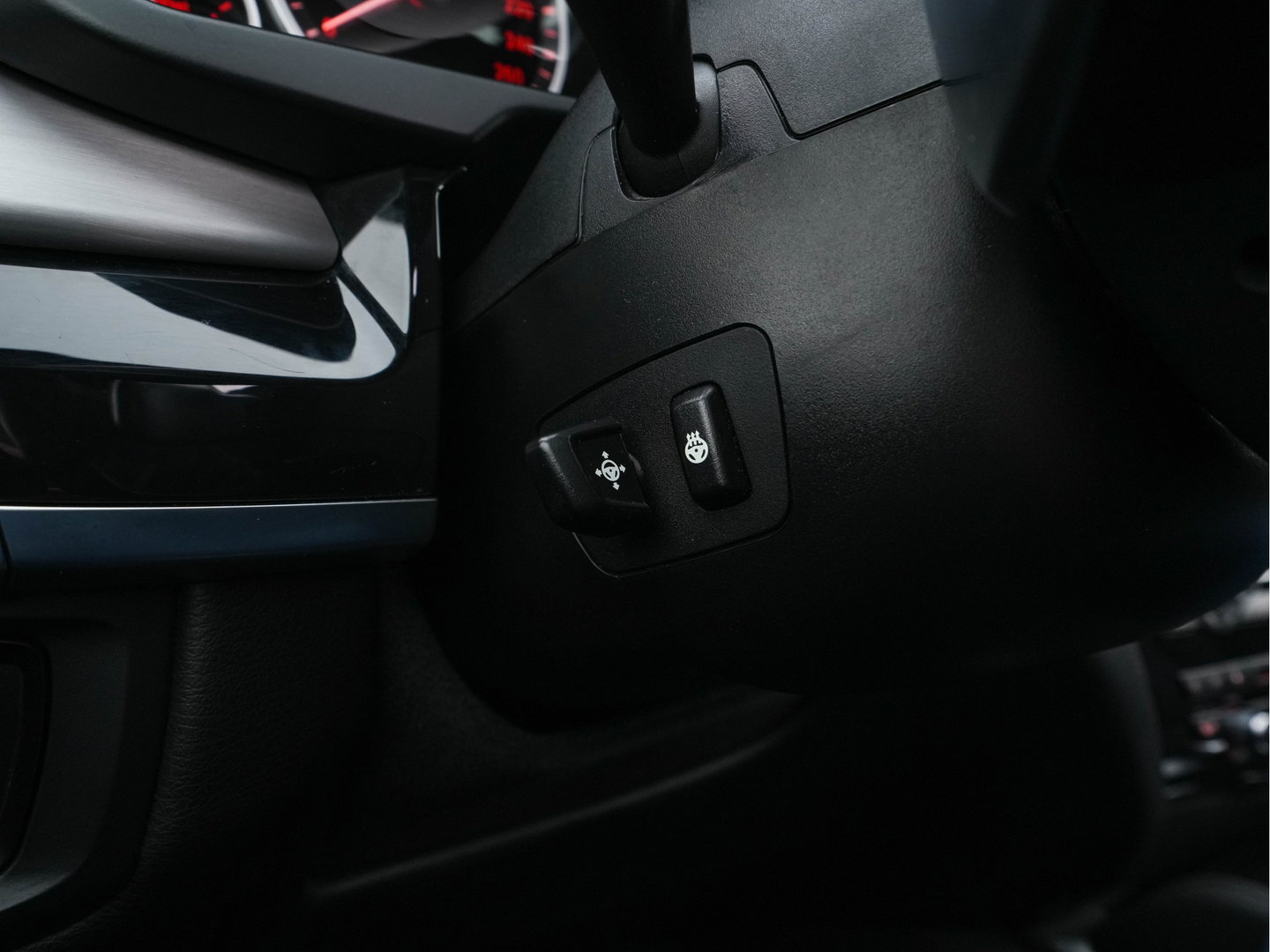 BMW X6 xDrive30d M-Sportpack High Executive (⚠️) Aut. *PANO | LEATHER | BLIND-SPOT | FULL-LED | HARMAN/KARDON-AUDIO | ADAPTIVE-CRUISE | SHIFT-PADDLES | HEAD-UP | SURROUND-VIEW | MEMORY-PACK | NAVI-FULLMAP | KEYLESS | ECC | PDC | 20''ALU*