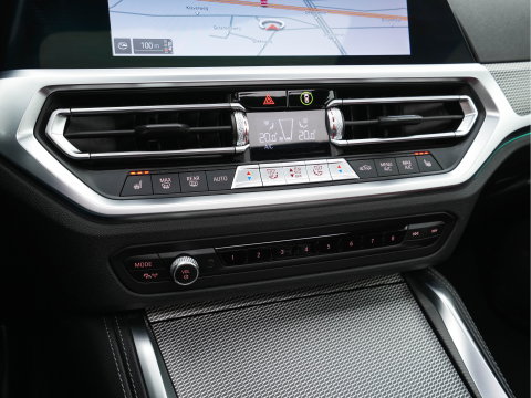 BMW 4 Serie Coupé 420i ( new-modell ) M-Sport-Pack High Executive (INCL-BTW) Aut.*PANO | LASER-LED | LEATHER | DIGI-COCKPIT | CAMERA | HIFI-SOUND | HEATED-SPORTSEATS | NAVI-FULLMAP | AMBIENT-LIGHT | ECC | CARPLAY | PDC | CRUISE | 19''ALU *