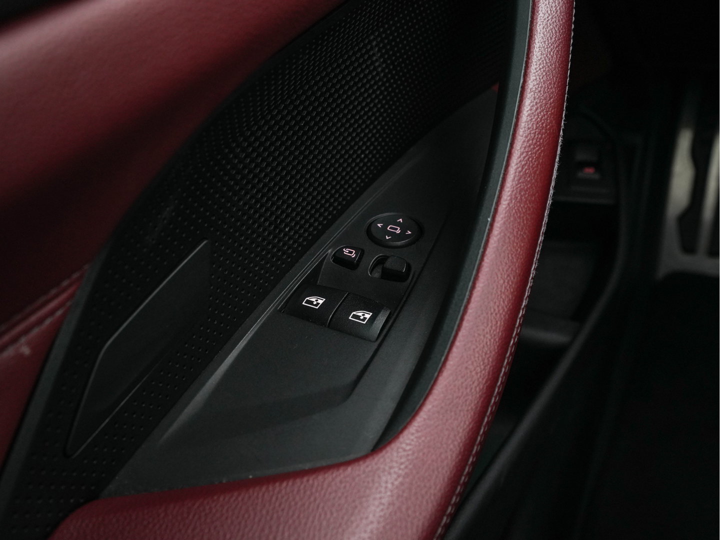 BMW 4 Serie Coupé 420i ( new-modell ) M-Sport-Pack High Executive (INCL-BTW) Aut.*PANO | LASER-LED | LEATHER | DIGI-COCKPIT | CAMERA | HIFI-SOUND | HEATED-SPORTSEATS | NAVI-FULLMAP | AMBIENT-LIGHT | ECC | CARPLAY | PDC | CRUISE | 19''ALU *