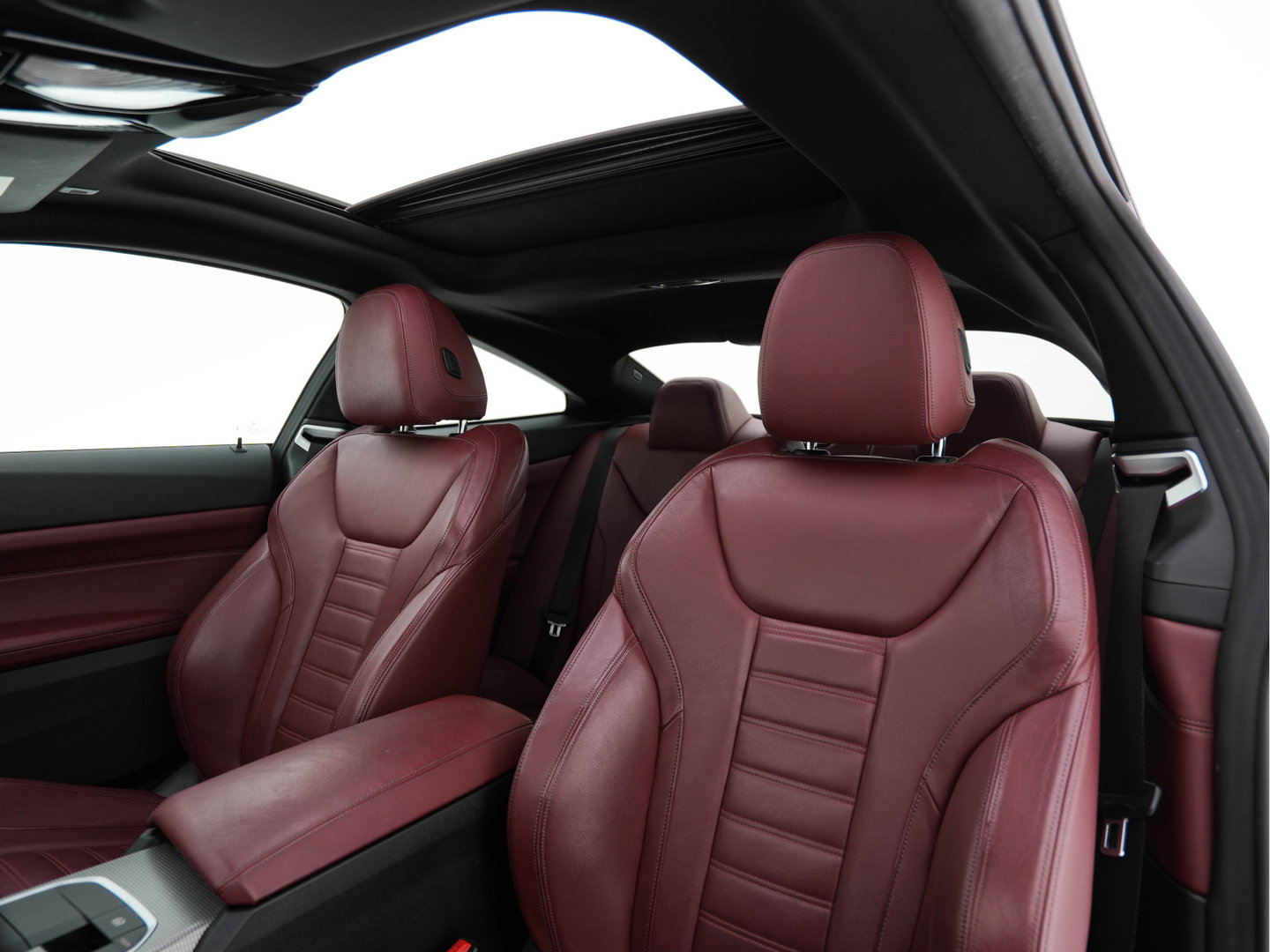 BMW 4 Serie Coupé 420i ( new-modell ) M-Sport-Pack High Executive (INCL-BTW) Aut.*PANO | LASER-LED | LEATHER | DIGI-COCKPIT | CAMERA | HIFI-SOUND | HEATED-SPORTSEATS | NAVI-FULLMAP | AMBIENT-LIGHT | ECC | CARPLAY | PDC | CRUISE | 19''ALU *