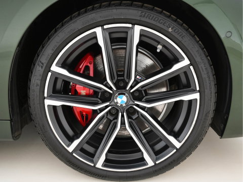 BMW 4 Serie Coupé 420i ( new-modell ) M-Sport-Pack High Executive (INCL-BTW) Aut.*PANO | LASER-LED | LEATHER | DIGI-COCKPIT | CAMERA | HIFI-SOUND | HEATED-SPORTSEATS | NAVI-FULLMAP | AMBIENT-LIGHT | ECC | CARPLAY | PDC | CRUISE | 19''ALU *