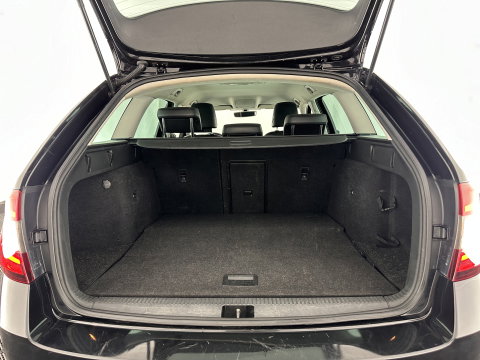 Škoda Octavia Combi 1.6 TDI Greentech Clever Edition Aut. *LEATHER-FABRIC | NAVI-FULLMAP | COMFORT-SEATS | DAB+ | HEATED-SEATS | AMUNDSEN-AUDIO | ECC | SHIFT-PADDLES | PARKPILOT | CRUISE | TOWBAR | 16''ALU *