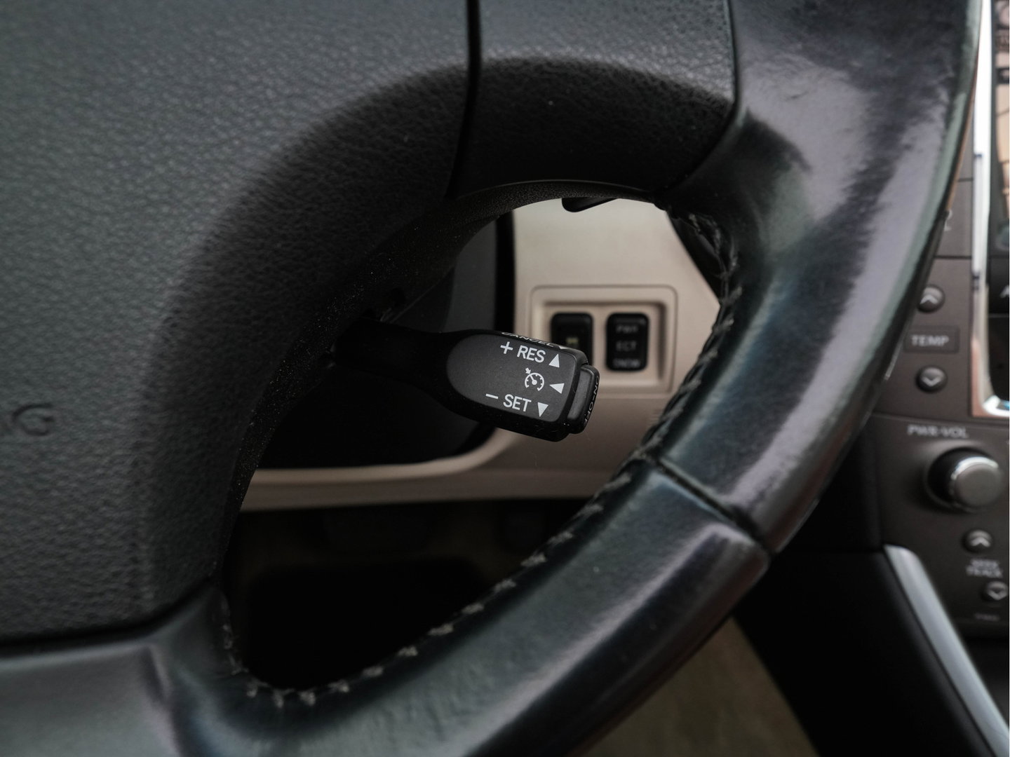 Lexus IS Cabriolet 250C Luxury Aut. * LEATHER | NAVI-FULLMAP | KEYLESS | PDC | SHIFT-PADDLES | CRUISE | ECC | HEATED-SEATS | CAMERA | AIRSCARF | 18''ALU *