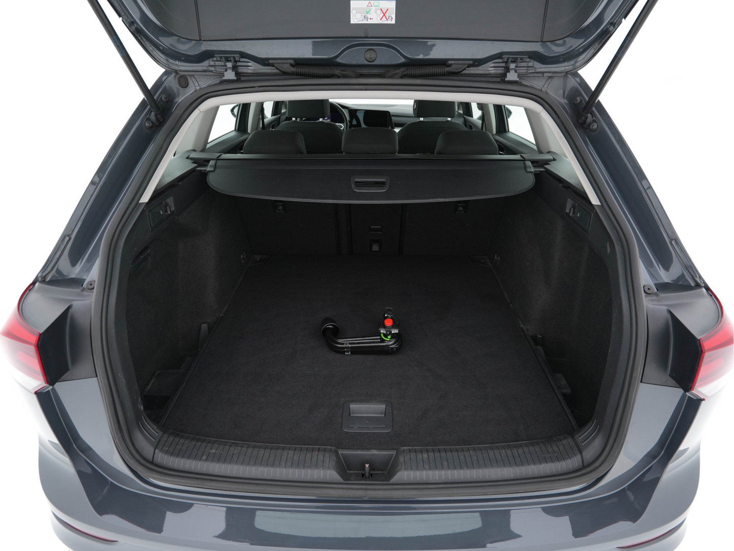 Volkswagen Golf Variant 2.0 TDI Life Business (INCL-BTW)  *FULL-LED | DIGI-COCKPIT | NAVI-FULLMAP | HEATED-COMFORTSEATS | KEYLESS | DAB+ | CARPLAY | ECC | AMBIENT-LIGHT | PDC | 16''ALU*