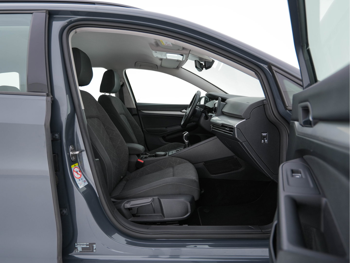 Volkswagen Golf Variant 2.0 TDI Life Business (INCL-BTW)  *FULL-LED | DIGI-COCKPIT | NAVI-FULLMAP | HEATED-COMFORTSEATS | KEYLESS | DAB+ | CARPLAY | ECC | AMBIENT-LIGHT | PDC | 16''ALU*