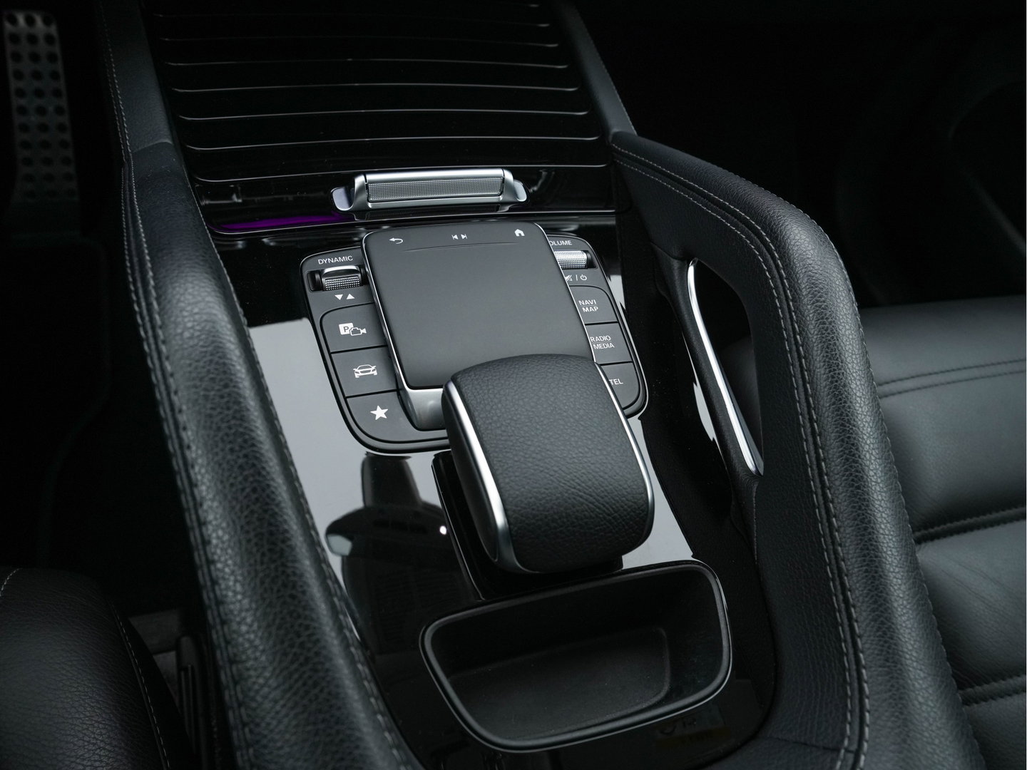 Mercedes-Benz GLE 350 de AMG-Line Premium 4MATIC (Plug-in) (INCL-BTW) *LEATHER | BURMESTER-AUDIO | FULL-LED | WIDESCREEN-COCKPIT | AMBIENTLIGHT | NAVI-FULLMAP | HEATED-SPORTSEATS | DAB | SHIFTPADDLES | PRIVACY-GLASS | CAMERA | 20"ALU*
