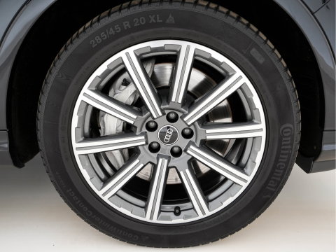 Audi Q7 55 TFSI E Quattro Pro Line Plus [Plug-in] (INCL-BTW) *LEATHER | HD-MATRIX-LED | BANG/OLUFSEN-SURROUND  | DIGI-COCKPIT | COMFORT-SEATS | KEYLESS | CAMERA | NAVI-FULLMAP | DAB+ | AMBIENT-LIGHT | ECC | PDC | CRUISE | TOWBAR | 20'