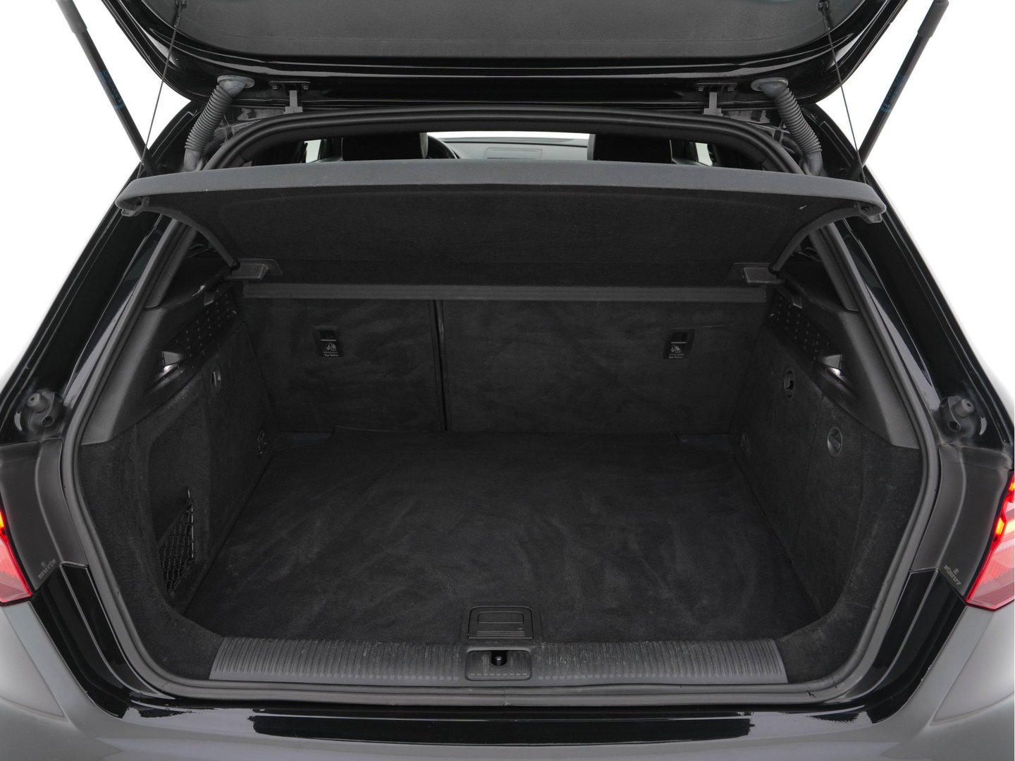 Audi A3 Sportback 1.5 TFSI CoD S-Line Edition Aut. *FULL-LED | LEATHER-FABRIC | NAVI-FULLMAP | SPORTSEATS | AUDI-SOUND | ECC | PDC | PRIVACYGLASS | CRUISE | 18''ALU*