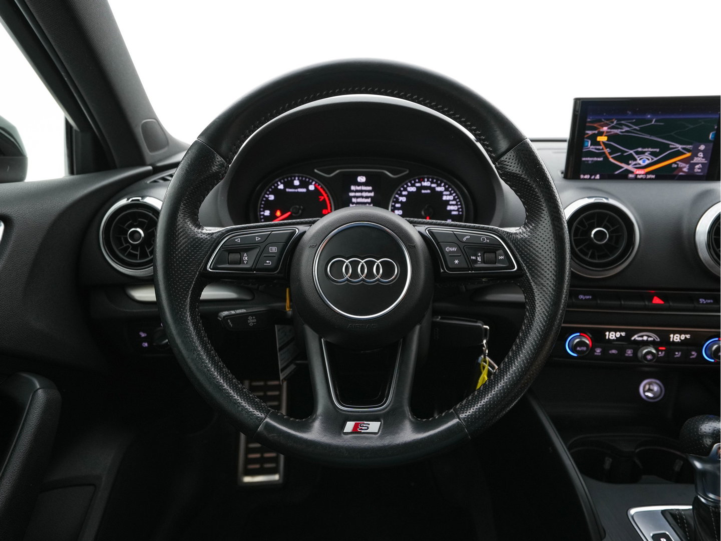 Audi A3 Sportback 1.5 TFSI CoD S-Line Edition Aut. *FULL-LED | LEATHER-FABRIC | NAVI-FULLMAP | SPORTSEATS | AUDI-SOUND | ECC | PDC | PRIVACYGLASS | CRUISE | 18''ALU*