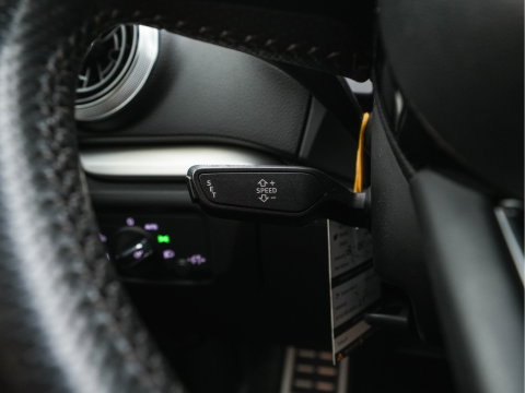 Audi A3 Sportback 1.5 TFSI CoD S-Line Edition Aut. *FULL-LED | LEATHER-FABRIC | NAVI-FULLMAP | SPORTSEATS | AUDI-SOUND | ECC | PDC | PRIVACYGLASS | CRUISE | 18''ALU*