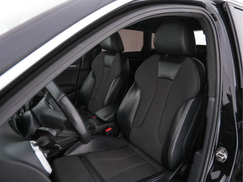 Audi A3 Sportback 1.5 TFSI CoD S-Line Edition Aut. *FULL-LED | LEATHER-FABRIC | NAVI-FULLMAP | SPORTSEATS | AUDI-SOUND | ECC | PDC | PRIVACYGLASS | CRUISE | 18''ALU*