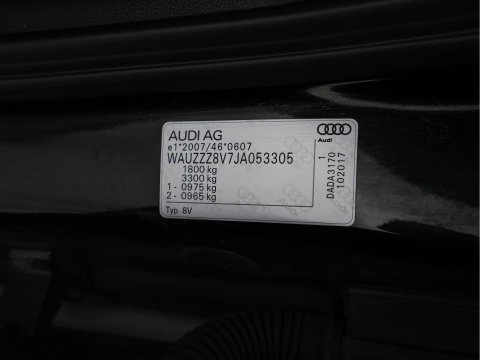 Audi A3 Sportback 1.5 TFSI CoD S-Line Edition Aut. *FULL-LED | LEATHER-FABRIC | NAVI-FULLMAP | SPORTSEATS | AUDI-SOUND | ECC | PDC | PRIVACYGLASS | CRUISE | 18''ALU*