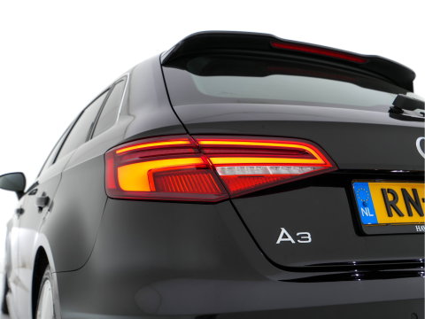 Audi A3 Sportback 1.5 TFSI CoD S-Line Edition Aut. *FULL-LED | LEATHER-FABRIC | NAVI-FULLMAP | SPORTSEATS | AUDI-SOUND | ECC | PDC | PRIVACYGLASS | CRUISE | 18''ALU*
