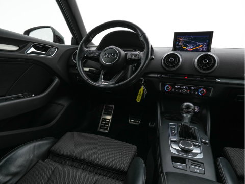 Audi A3 Sportback 1.5 TFSI CoD S-Line Edition Aut. *FULL-LED | LEATHER-FABRIC | NAVI-FULLMAP | SPORTSEATS | AUDI-SOUND | ECC | PDC | PRIVACYGLASS | CRUISE | 18''ALU*