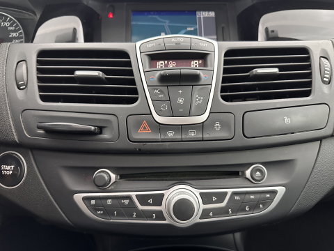Renault Laguna 2.0 dCi S/S (INCL-BTW) *PANO | LEATHER-MICROFIBRE | BI-XENON | KEYLESS | NAVI-FULLMAP | COMFORT-SEATS | ECC | PDC | CRUISE | TOWBAR | 18''ALU*