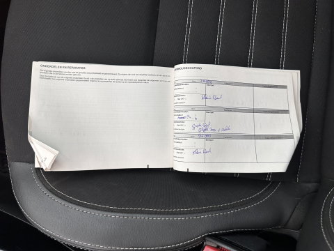 Renault Laguna 2.0 dCi S/S (INCL-BTW) *PANO | LEATHER-MICROFIBRE | BI-XENON | KEYLESS | NAVI-FULLMAP | COMFORT-SEATS | ECC | PDC | CRUISE | TOWBAR | 18''ALU*