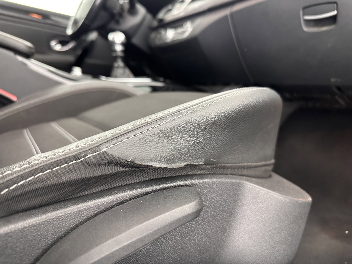 Renault Laguna 2.0 dCi S/S (INCL-BTW) *PANO | LEATHER-MICROFIBRE | BI-XENON | KEYLESS | NAVI-FULLMAP | COMFORT-SEATS | ECC | PDC | CRUISE | TOWBAR | 18''ALU*