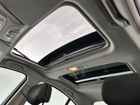 Renault Laguna 2.0 dCi S/S (INCL-BTW) *PANO | LEATHER-MICROFIBRE | BI-XENON | KEYLESS | NAVI-FULLMAP | COMFORT-SEATS | ECC | PDC | CRUISE | TOWBAR | 18''ALU*