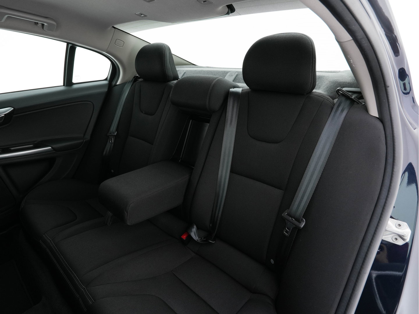 Volvo S60 2.0 D4 Kinetic Business-Pack-Connect *NAVI-FULLMAP | COMFORT-SEATS | ECC | PDC | CRUISE | TOWBAR | 16''ALU *