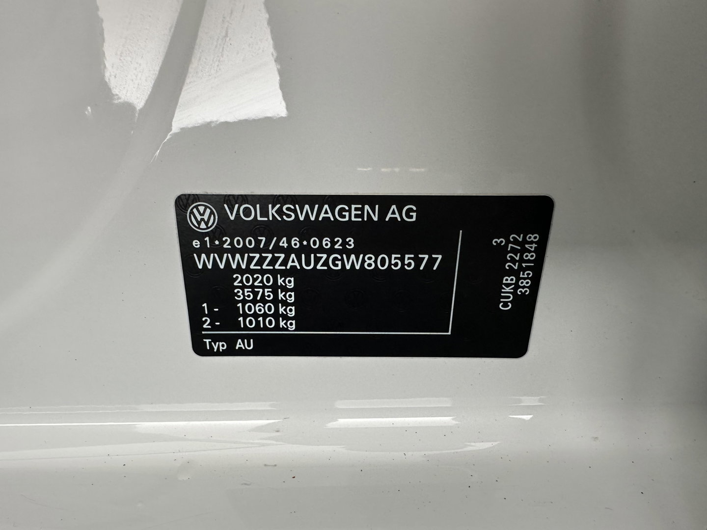Volkswagen Golf 1.4 TSI GTE (Plug-In) Aut. *PANO | FULL-LED | LEATHER | LANE-ASSIST | BLIND-SPOT | ADAPTIVE-CRUISE | CAMERA | DAB | NAVI-FULLMAP | ECC | SHIFT-PADDLES | PDC | HEATED-SPORTSEATS | PRIVACY-GLASS | 18"ALU*
