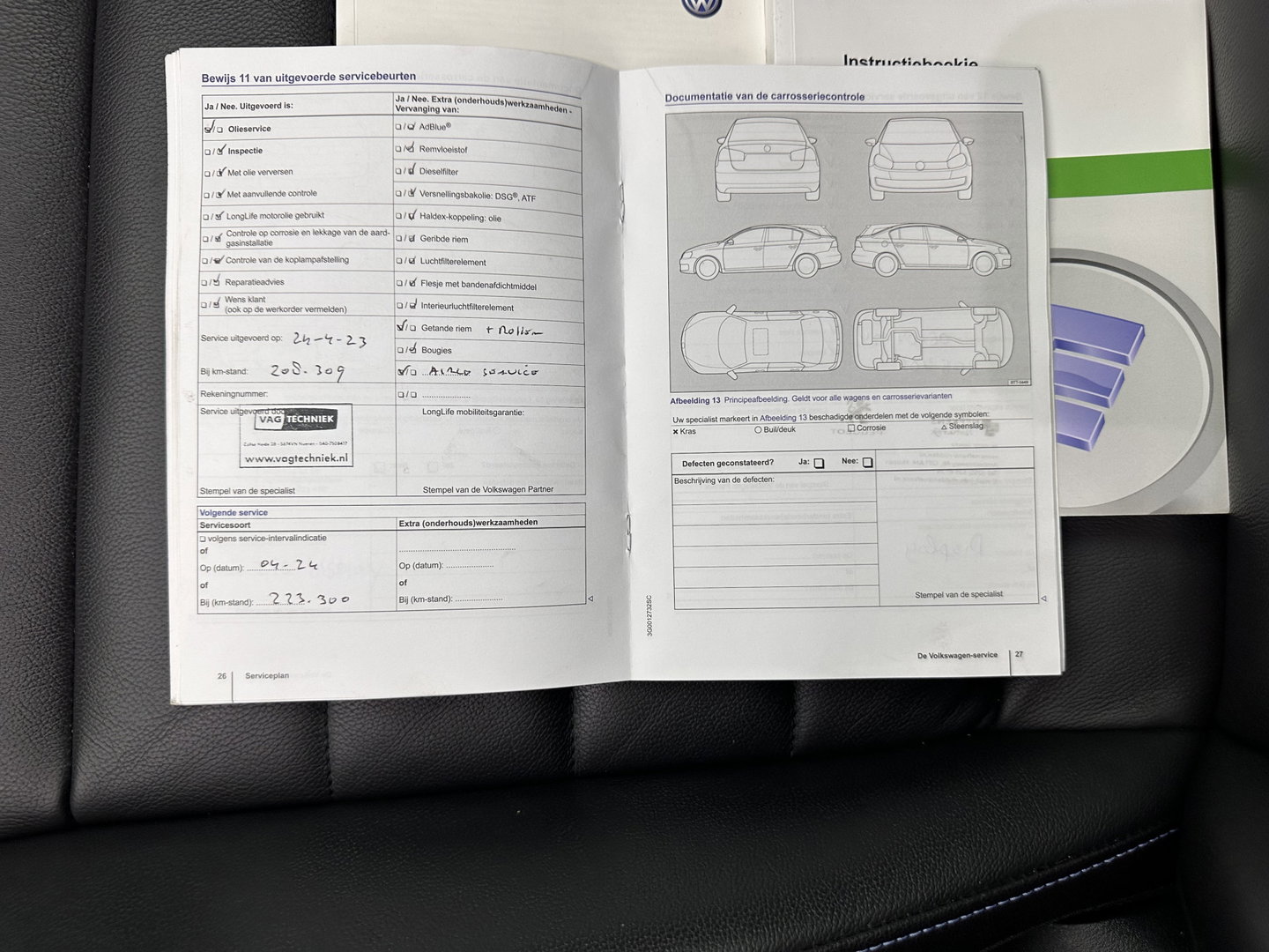 Volkswagen Golf 1.4 TSI GTE (Plug-In) Aut. *PANO | FULL-LED | LEATHER | LANE-ASSIST | BLIND-SPOT | ADAPTIVE-CRUISE | CAMERA | DAB | NAVI-FULLMAP | ECC | SHIFT-PADDLES | PDC | HEATED-SPORTSEATS | PRIVACY-GLASS | 18"ALU*