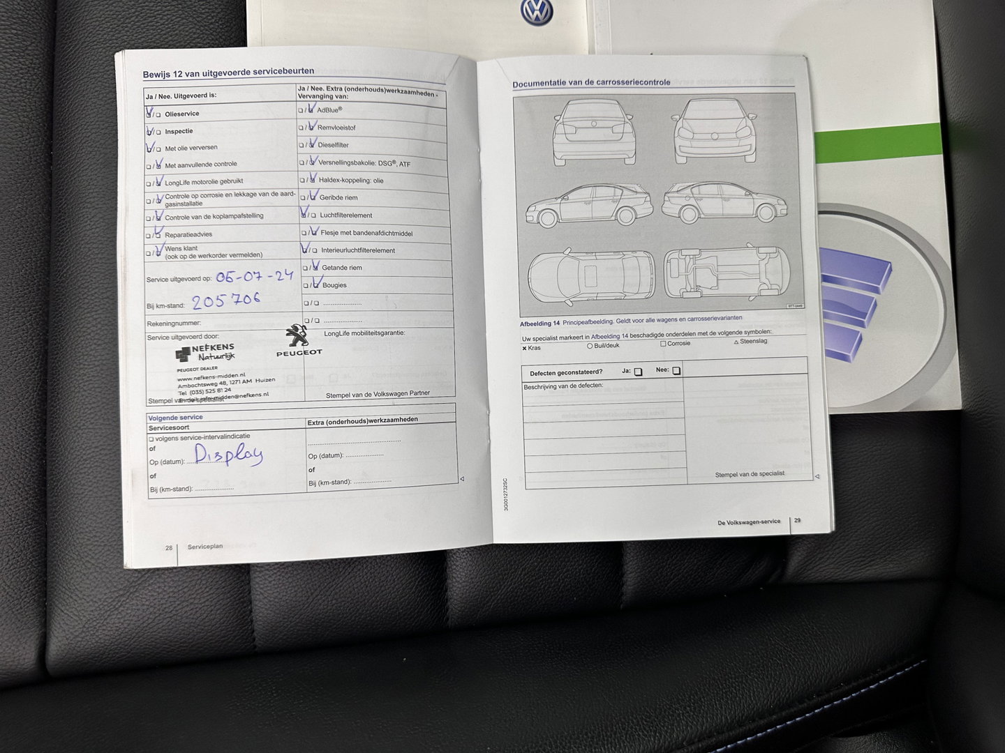 Volkswagen Golf 1.4 TSI GTE (Plug-In) Aut. *PANO | FULL-LED | LEATHER | LANE-ASSIST | BLIND-SPOT | ADAPTIVE-CRUISE | CAMERA | DAB | NAVI-FULLMAP | ECC | SHIFT-PADDLES | PDC | HEATED-SPORTSEATS | PRIVACY-GLASS | 18"ALU*