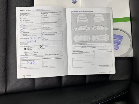 Volkswagen Golf 1.4 TSI GTE (Plug-In) Aut. *PANO | FULL-LED | LEATHER | LANE-ASSIST | BLIND-SPOT | ADAPTIVE-CRUISE | CAMERA | DAB | NAVI-FULLMAP | ECC | SHIFT-PADDLES | PDC | HEATED-SPORTSEATS | PRIVACY-GLASS | 18"ALU*