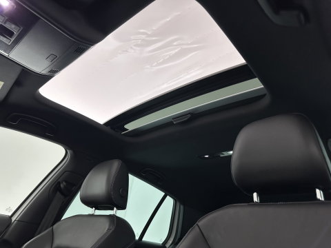 Volkswagen Golf 1.4 TSI GTE (Plug-In) Aut. *PANO | FULL-LED | LEATHER | LANE-ASSIST | BLIND-SPOT | ADAPTIVE-CRUISE | CAMERA | DAB | NAVI-FULLMAP | ECC | SHIFT-PADDLES | PDC | HEATED-SPORTSEATS | PRIVACY-GLASS | 18"ALU*