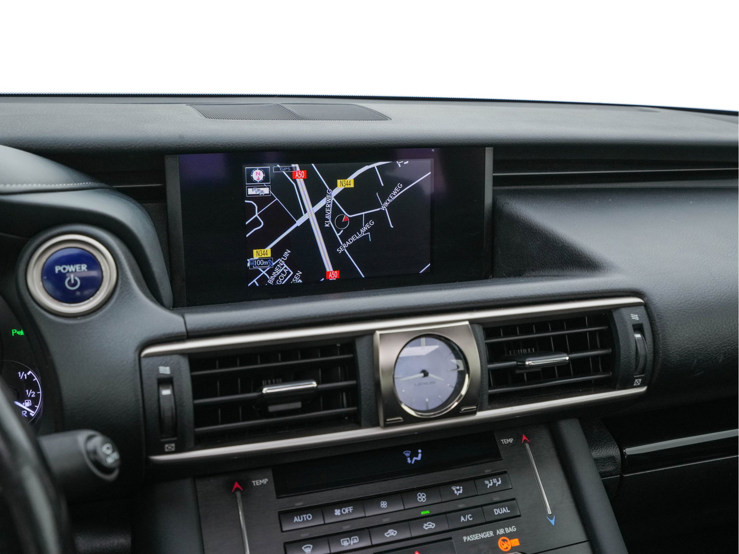 Lexus IS 300h Hybrid Business Line Aut. *PANO | LEATHER-MICROFIBRE | FULL-LED | NAVI-FULLMAP | HEATED-COMFORTSEATS | CAMERA | ECC | SHIFT-PADDLES | PDC | CRUISE | 17''ALU*