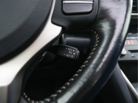 Lexus IS 300h Hybrid Business Line Aut. *PANO | LEATHER-MICROFIBRE | FULL-LED | NAVI-FULLMAP | HEATED-COMFORTSEATS | CAMERA | ECC | SHIFT-PADDLES | PDC | CRUISE | 17''ALU*