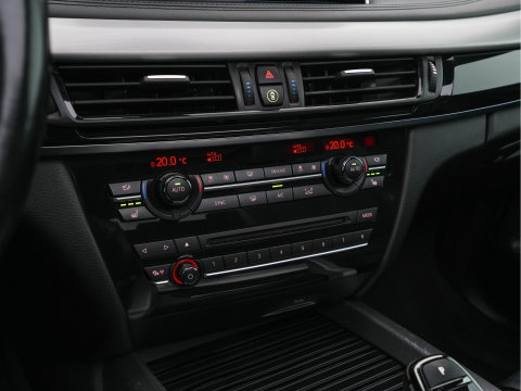 BMW X5 M50d M-Aerodinamica Aut. *PANO | HEAD-UP | LEATHER | ADAPTIVE-CRUISE | SOFT-CLOSE | BANG&OLUFSEN | TOP-VIEW | BLINDSPOT | NIGHT-VISION | MEMORY-PACK | DIGI-COCKPIT | HEATED-COMFORTSEATS | NAVI-FULLMAP |