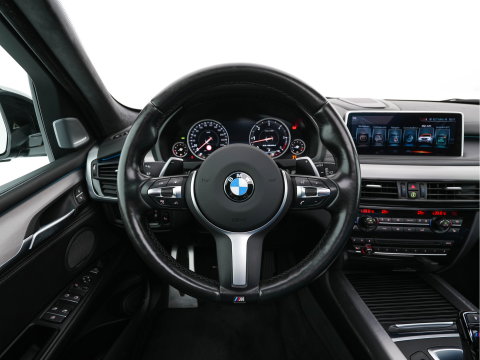 BMW X5 M50d M-Aerodinamica Aut. *PANO | HEAD-UP | LEATHER | ADAPTIVE-CRUISE | SOFT-CLOSE | BANG&OLUFSEN | TOP-VIEW | BLINDSPOT | NIGHT-VISION | MEMORY-PACK | DIGI-COCKPIT | HEATED-COMFORTSEATS | NAVI-FULLMAP |