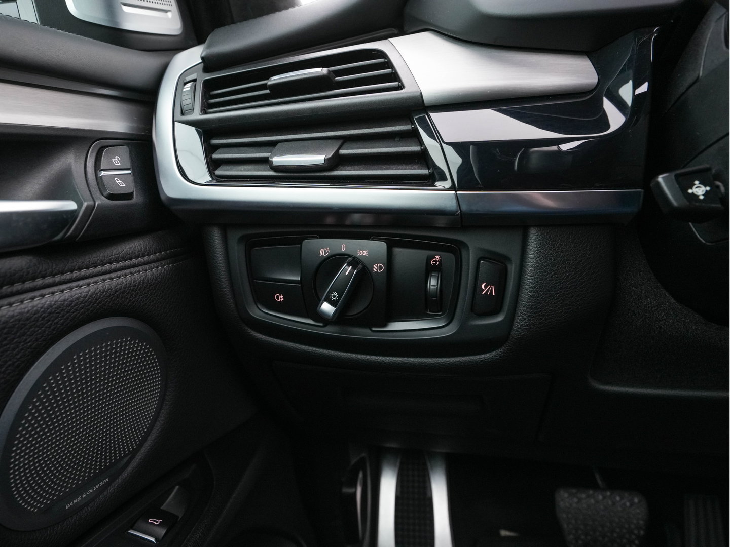 BMW X5 M50d M-Aerodinamica Aut. *PANO | HEAD-UP | LEATHER | ADAPTIVE-CRUISE | SOFT-CLOSE | BANG&OLUFSEN | TOP-VIEW | BLINDSPOT | NIGHT-VISION | MEMORY-PACK | DIGI-COCKPIT | HEATED-COMFORTSEATS | NAVI-FULLMAP |
