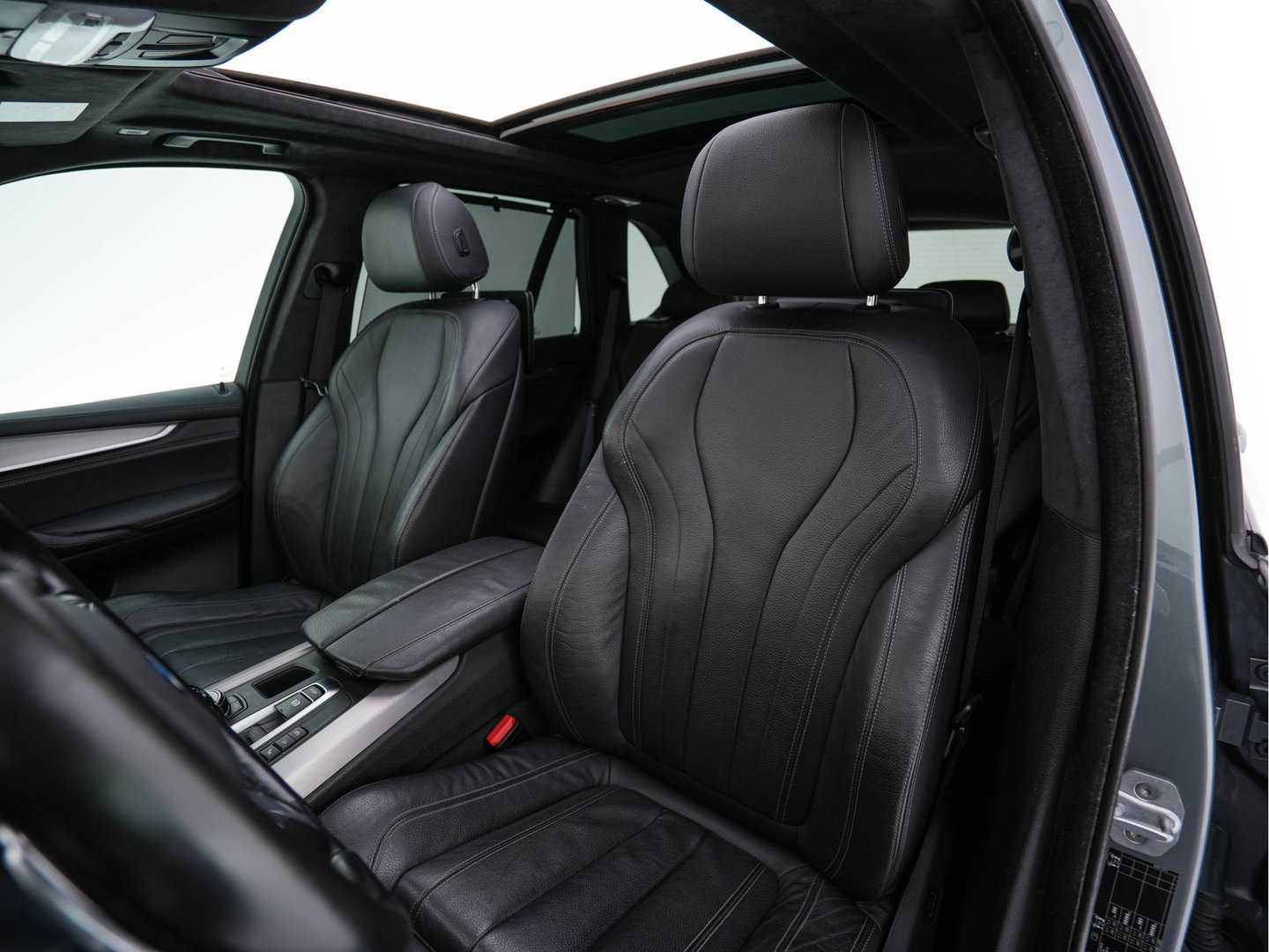 BMW X5 M50d M-Aerodinamica Aut. *PANO | HEAD-UP | LEATHER | ADAPTIVE-CRUISE | SOFT-CLOSE | BANG&OLUFSEN | TOP-VIEW | BLINDSPOT | NIGHT-VISION | MEMORY-PACK | DIGI-COCKPIT | HEATED-COMFORTSEATS | NAVI-FULLMAP |