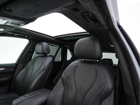 BMW X5 M50d M-Aerodinamica Aut. *PANO | HEAD-UP | LEATHER | ADAPTIVE-CRUISE | SOFT-CLOSE | BANG&OLUFSEN | TOP-VIEW | BLINDSPOT | NIGHT-VISION | MEMORY-PACK | DIGI-COCKPIT | HEATED-COMFORTSEATS | NAVI-FULLMAP |