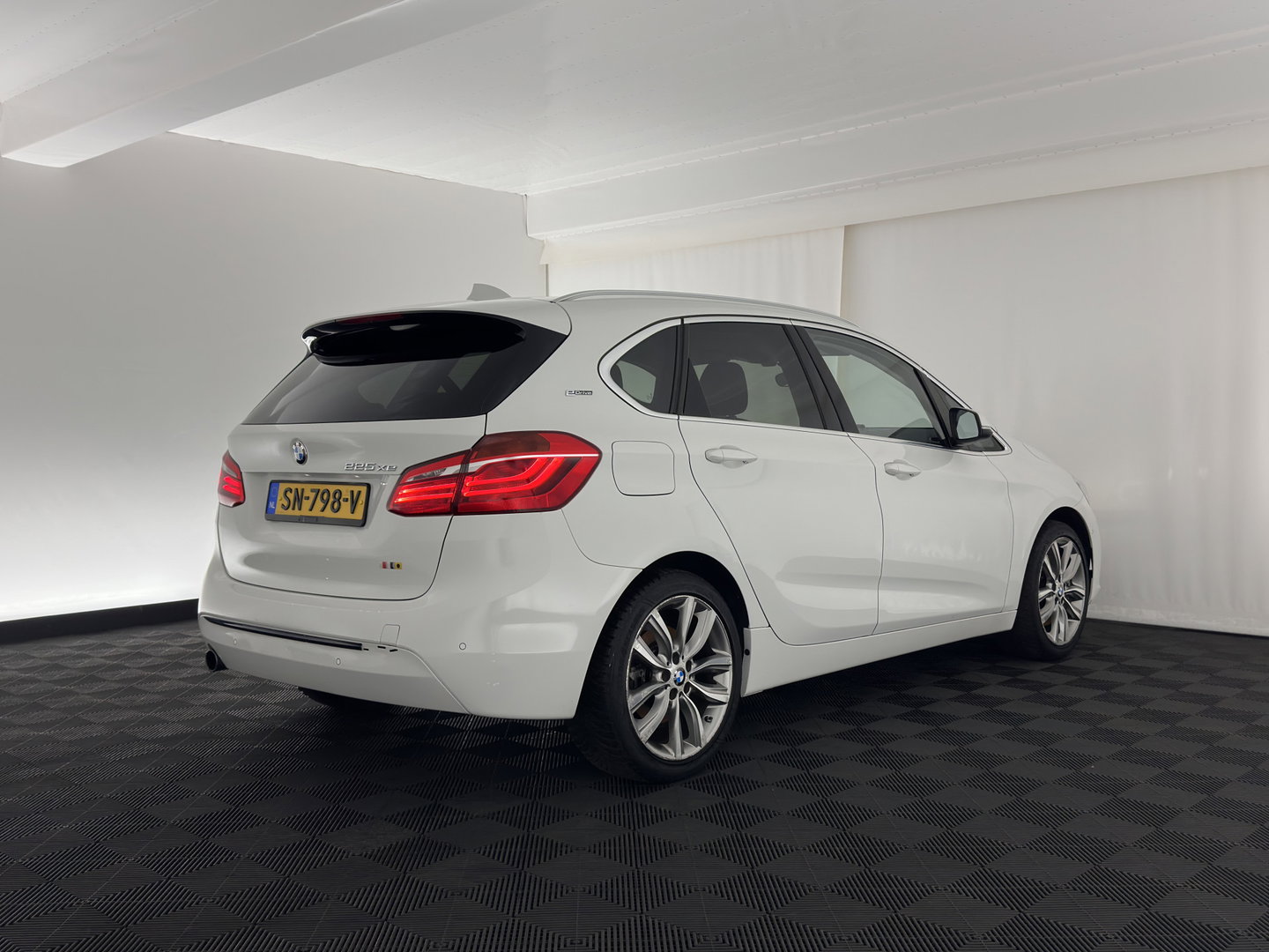 BMW 2 Serie Active Tourer 225xe Sport-Line Centennial High Executive Aut. *FULL-LED | NAVI-FULLMAP | HEATED-SPORTSEATS | ECC | PRIVACY-GLASS | PDC | CRUISE | 18''ALU*