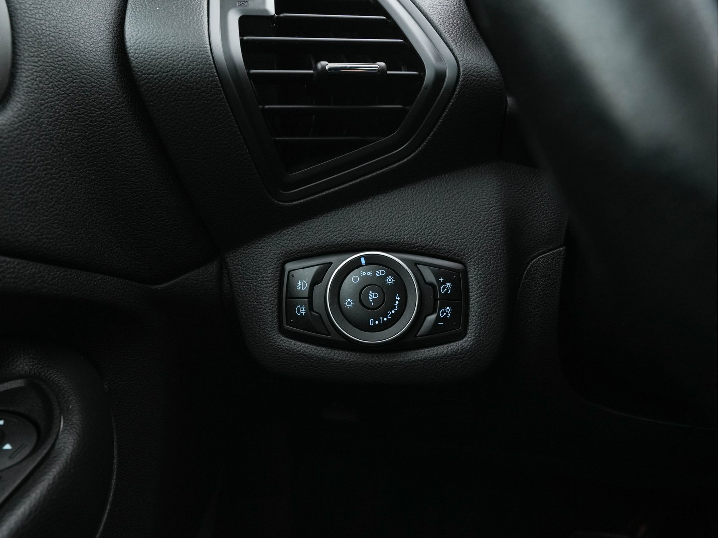 Ford C-MAX 2.0 Hybrid Titanium Plus ( Plug-In ) Aut. *PANO | LEATHER | NAVI-FULLMAP | CAMERA | KEYLESS | HEATED-COMFORT-SEATS | ECC | DIGI-COCKPIT | PDC | 17''ALU*
