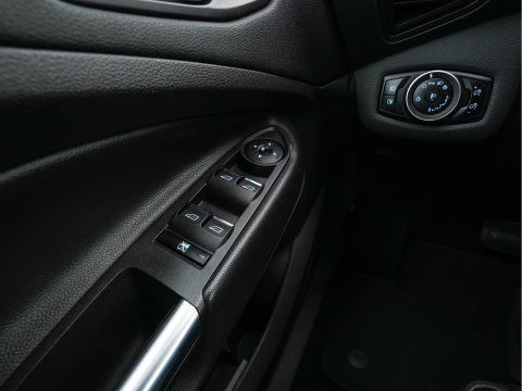 Ford C-MAX 2.0 Hybrid Titanium Plus ( Plug-In ) Aut. *PANO | LEATHER | NAVI-FULLMAP | CAMERA | KEYLESS | HEATED-COMFORT-SEATS | ECC | DIGI-COCKPIT | PDC | 17''ALU*