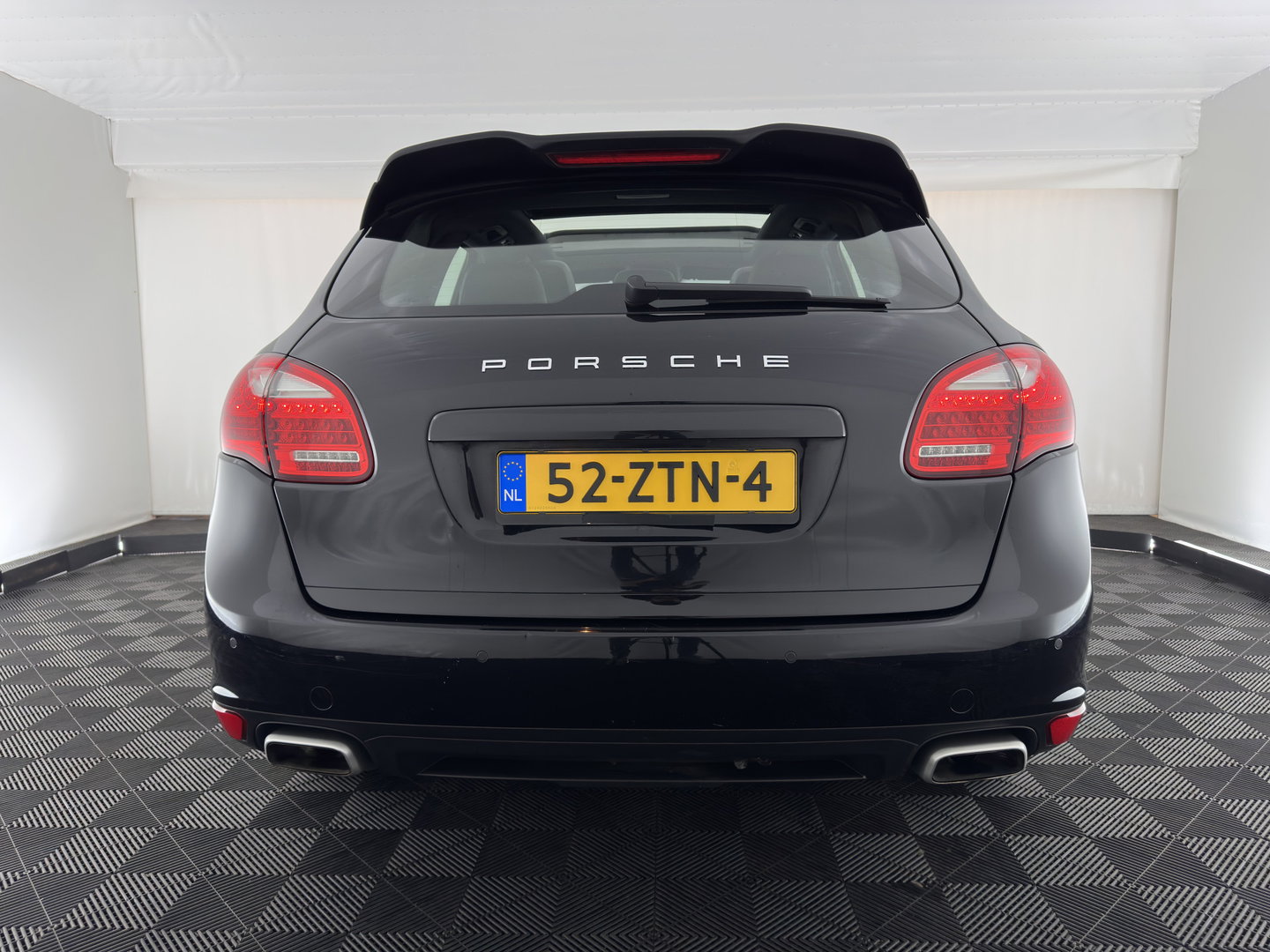 Porsche Cayenne 3.0 D Aut. *PANO | LEATHER | XENON-PLUS | SPORT-CHRONO | HEATED-COMFORTSEATS | BOSE-SOUND | MEMORY-PACK |  AIR-SUSPENSION | NAVI-FULLMAP | TOWBAR | LANE-ASSIST | SHIFT-PADDLES | 18''ALU*