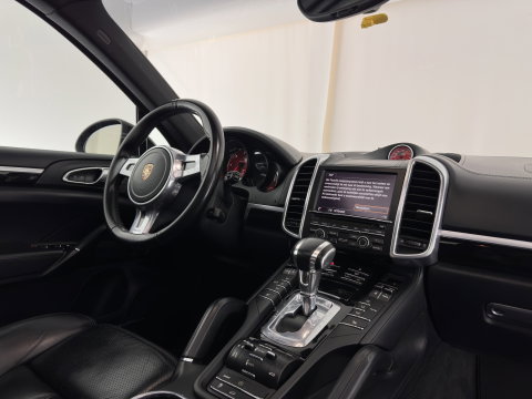 Porsche Cayenne 3.0 D Aut. *PANO | LEATHER | XENON-PLUS | SPORT-CHRONO | HEATED-COMFORTSEATS | BOSE-SOUND | MEMORY-PACK |  AIR-SUSPENSION | NAVI-FULLMAP | TOWBAR | LANE-ASSIST | SHIFT-PADDLES | 18''ALU*