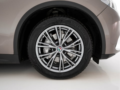 Alfa Romeo Stelvio 2.2d Super Aut. *LEATHER-FABRIC | BI-XENON | DAB+ | NAVI-FULLMAP | COMFORT-SEATS | ECC | CRUISE | PDC | 18"ALU*